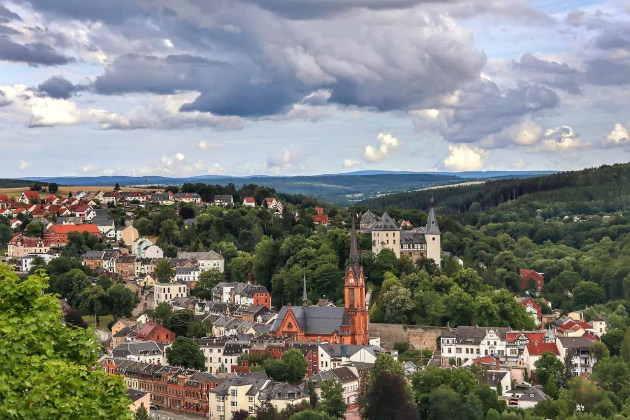 Ferienwohnung "Blick Mylau" - Naehe Freizeitpark Plohn & Weltgroesster Ziegelsteinbruecke ライヒェンバッハ・イム・フォークトラント エクステリア 写真