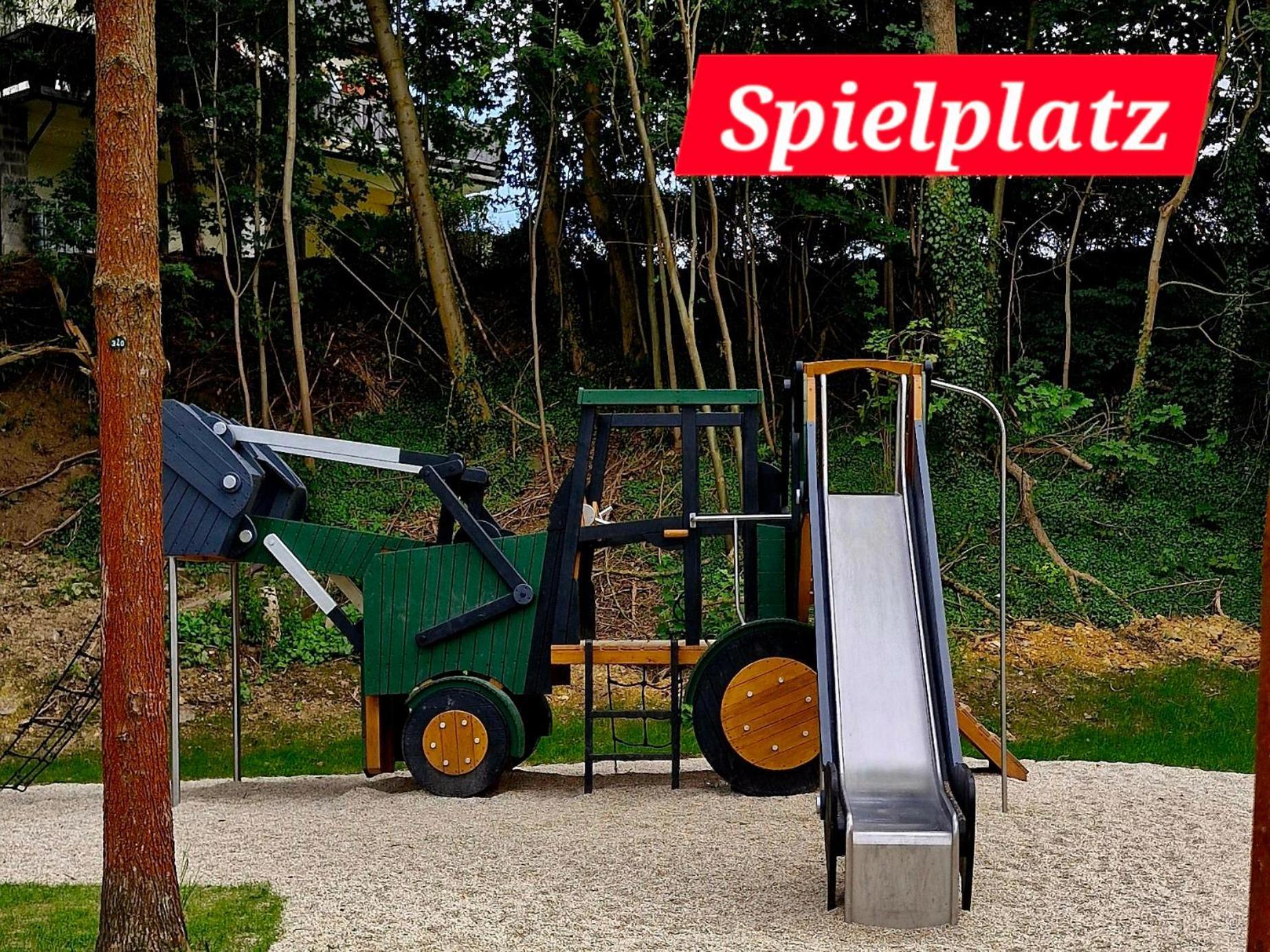 Ferienwohnung "Blick Mylau" - Naehe Freizeitpark Plohn & Weltgroesster Ziegelsteinbruecke ライヒェンバッハ・イム・フォークトラント エクステリア 写真