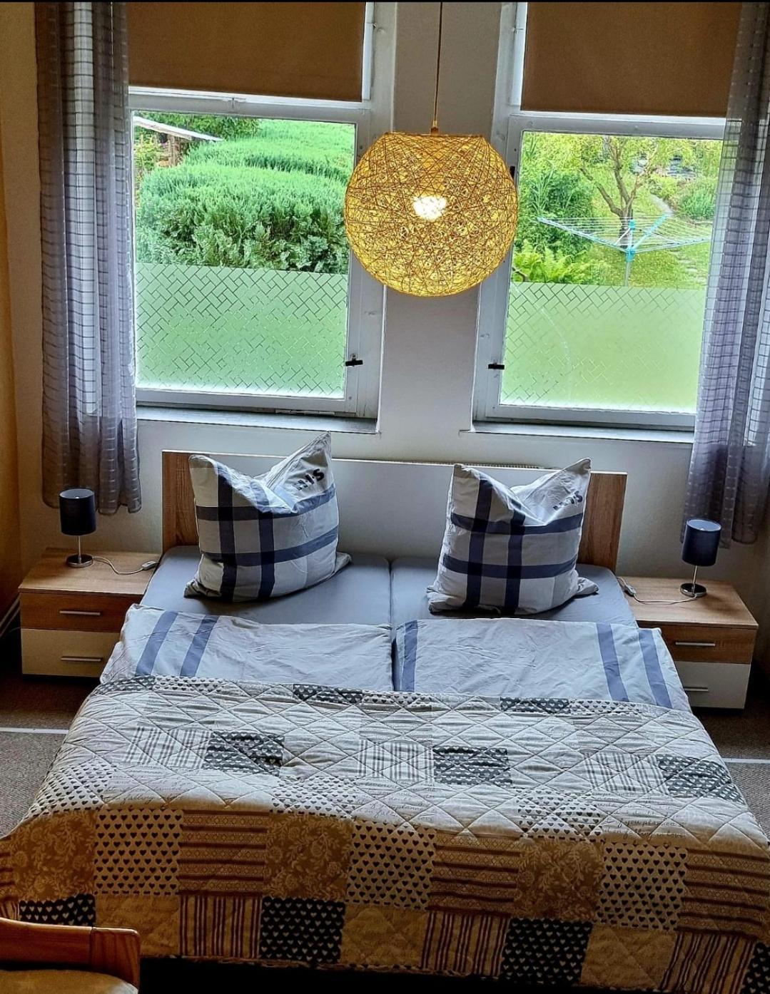 Ferienwohnung "Blick Mylau" - Naehe Freizeitpark Plohn & Weltgroesster Ziegelsteinbruecke ライヒェンバッハ・イム・フォークトラント エクステリア 写真
